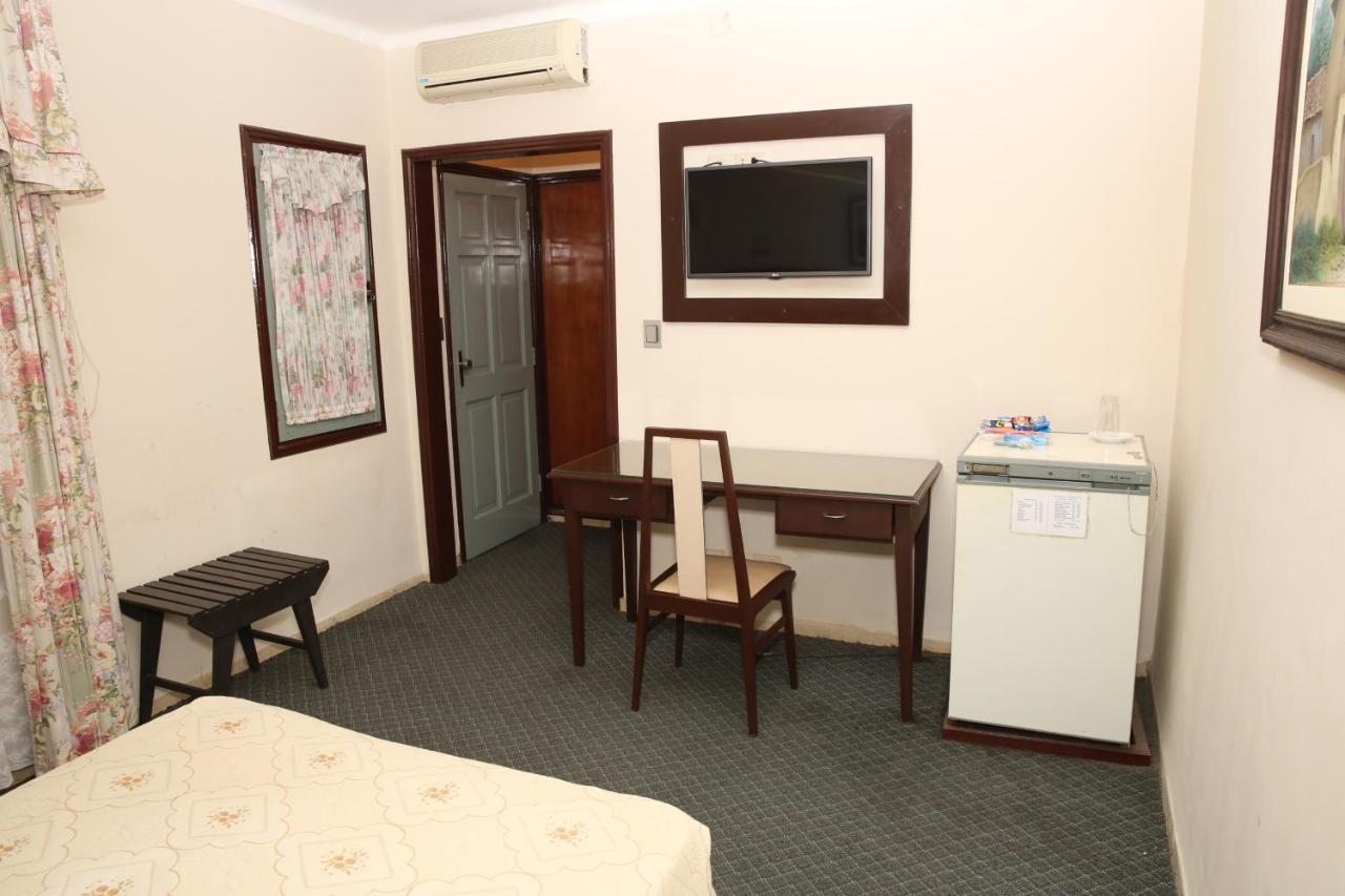 Hotel Bolivia ซานตาครูซเดอลาเซียร์รา ภายนอก รูปภาพ